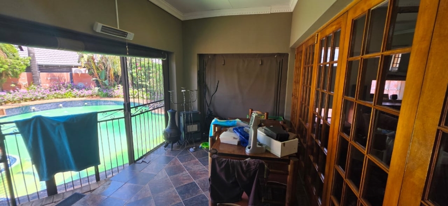 5 Bedroom Property for Sale in Wilkoppies North West